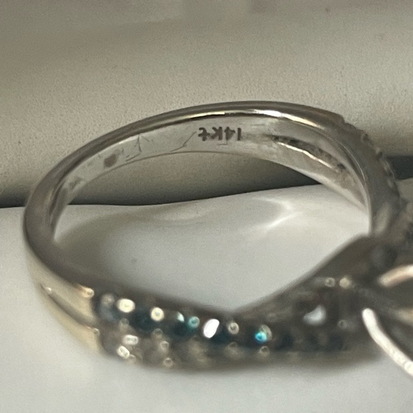 14k Blue and White Diamond Ring - Picture 4 of 7